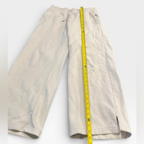 Nike Women’s Cream High Waisted Wide Leg Sweatpants Large - Picture 3 of 7
